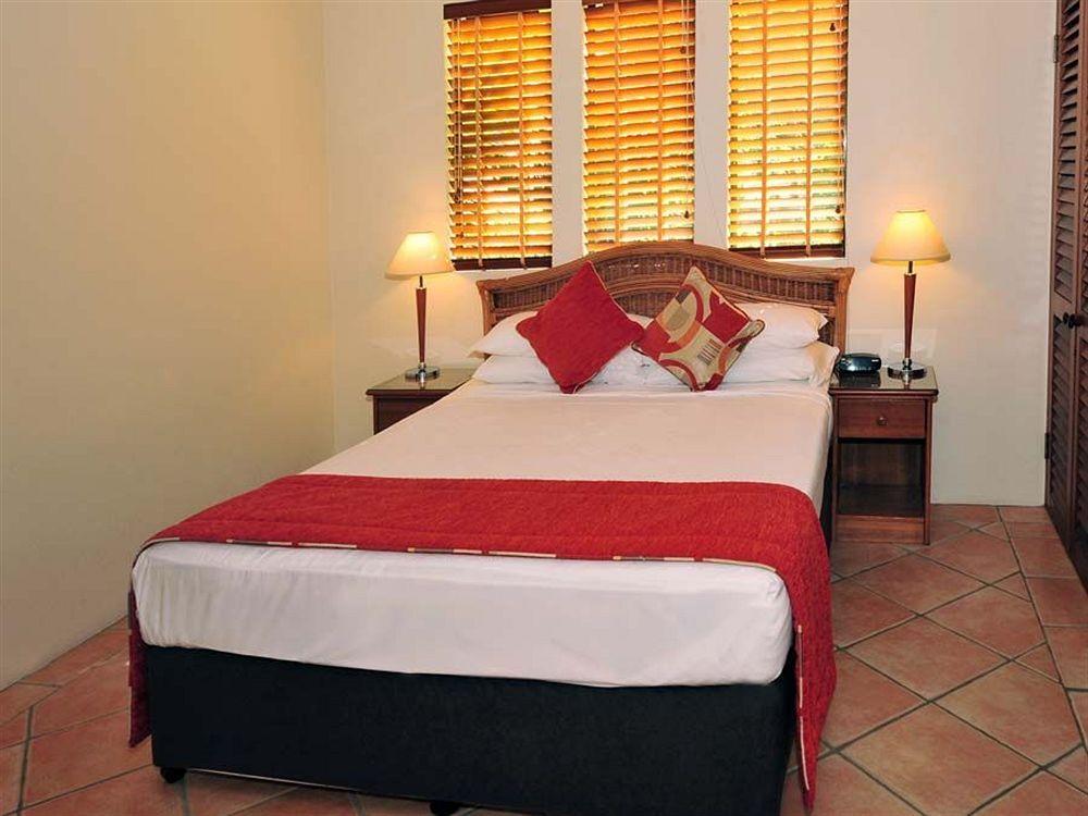 Martinique On Macrossan Apart otel Port Douglas Dış mekan fotoğraf