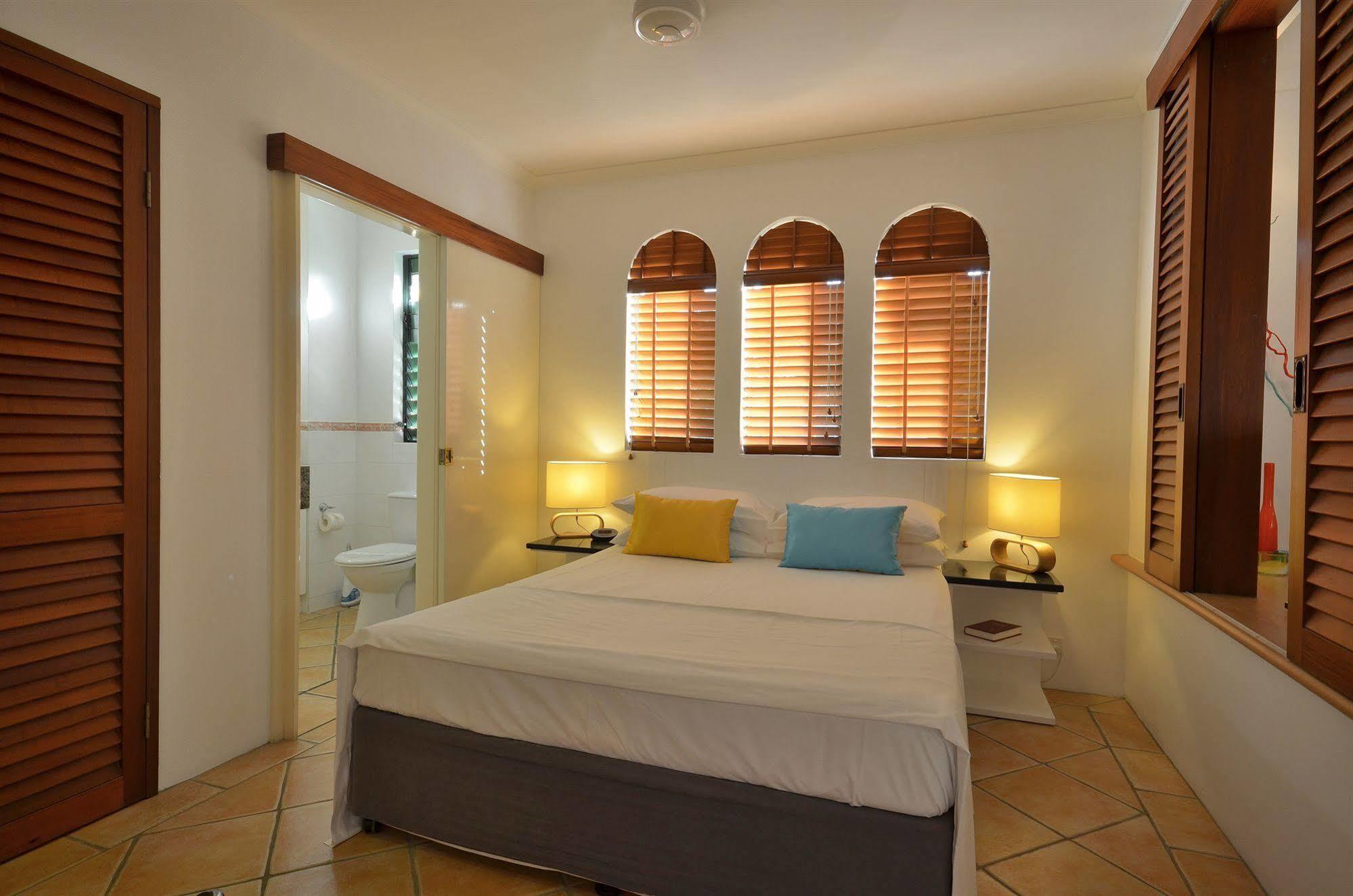 Martinique On Macrossan Apart otel Port Douglas Dış mekan fotoğraf